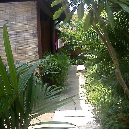 Alexyane Paradise Bungalow Гили Траванган Экстерьер фото